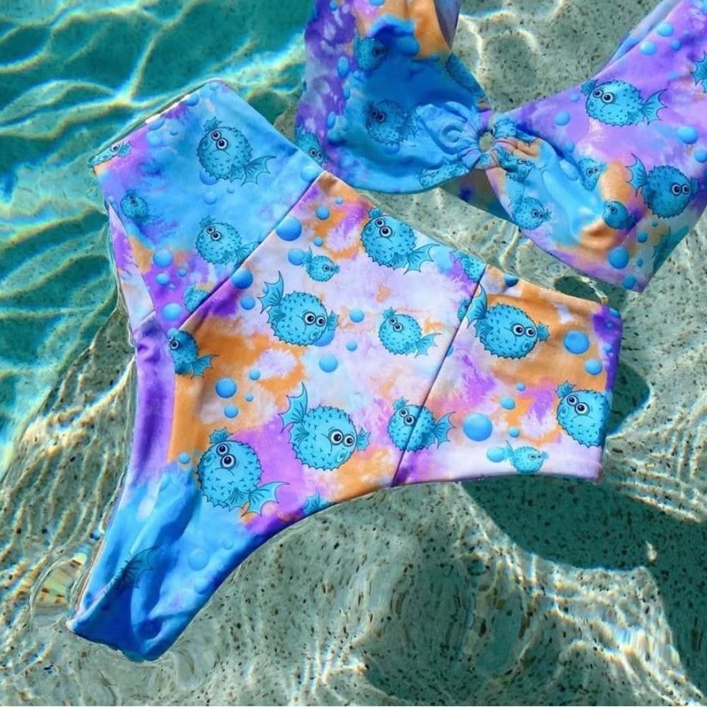 Moana Bikini Fizzy Furby Bottoms | Puffer Fish/Blow Fish Tie Dye Design | XS EUC